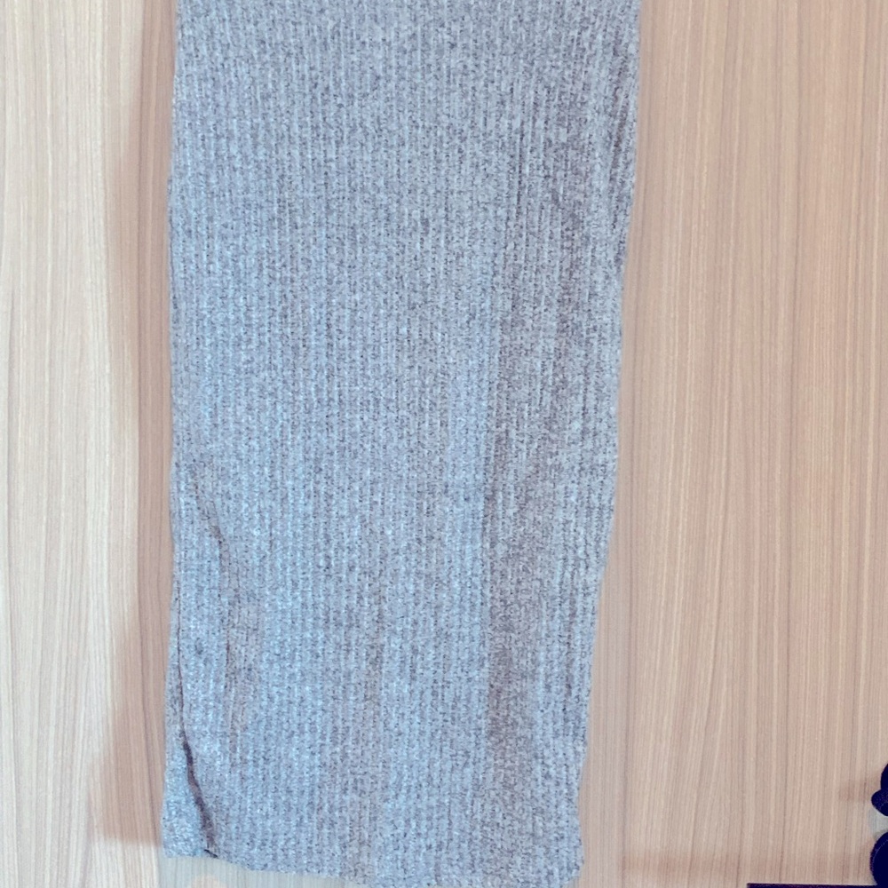 Fashion Nova Mid-drift off the shoulder gray two piece sz. Medium